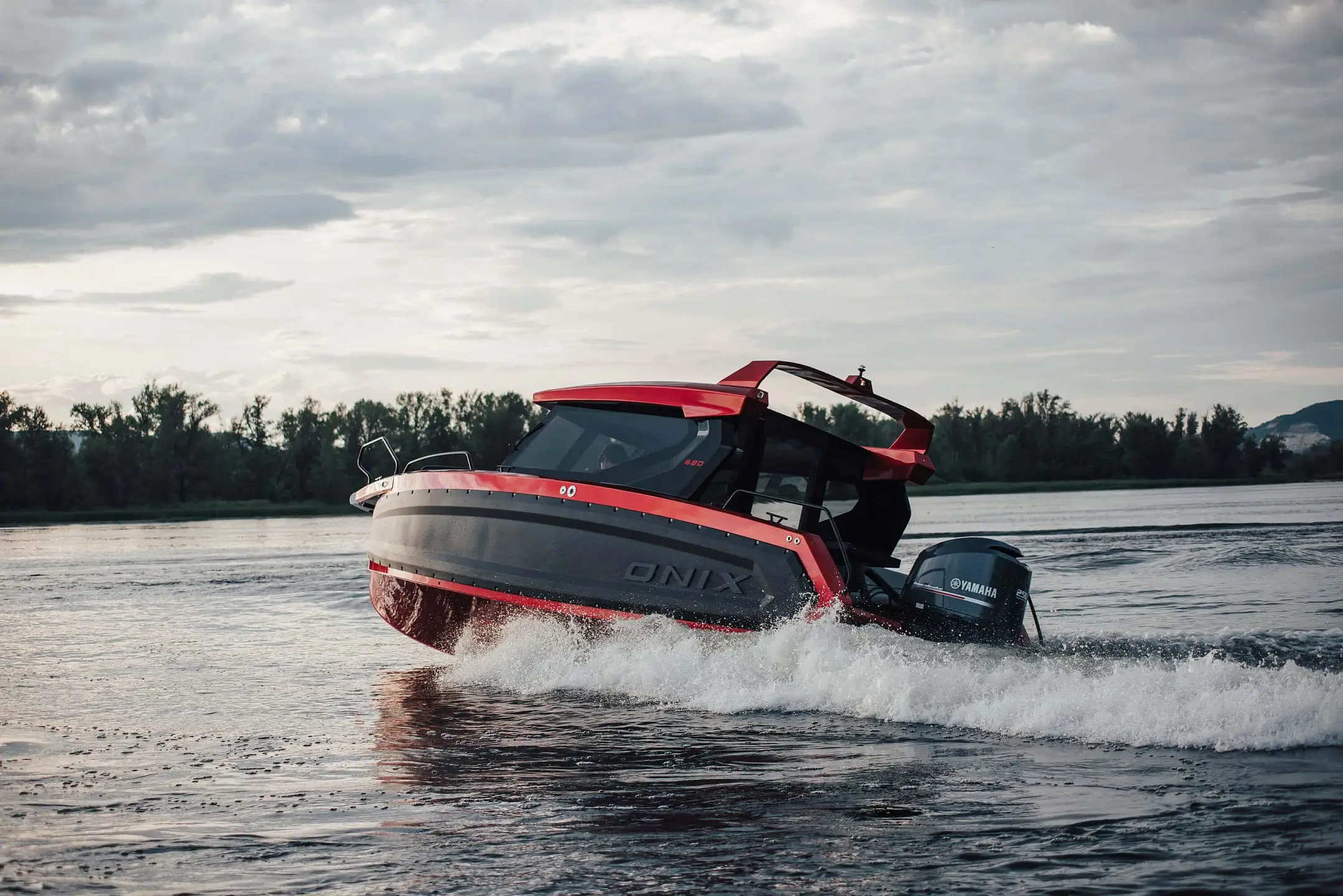 ONIX 680 Cabin — экстерьер
