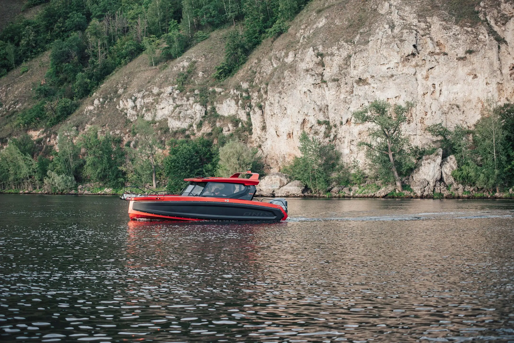 ONIX 680 Cabin