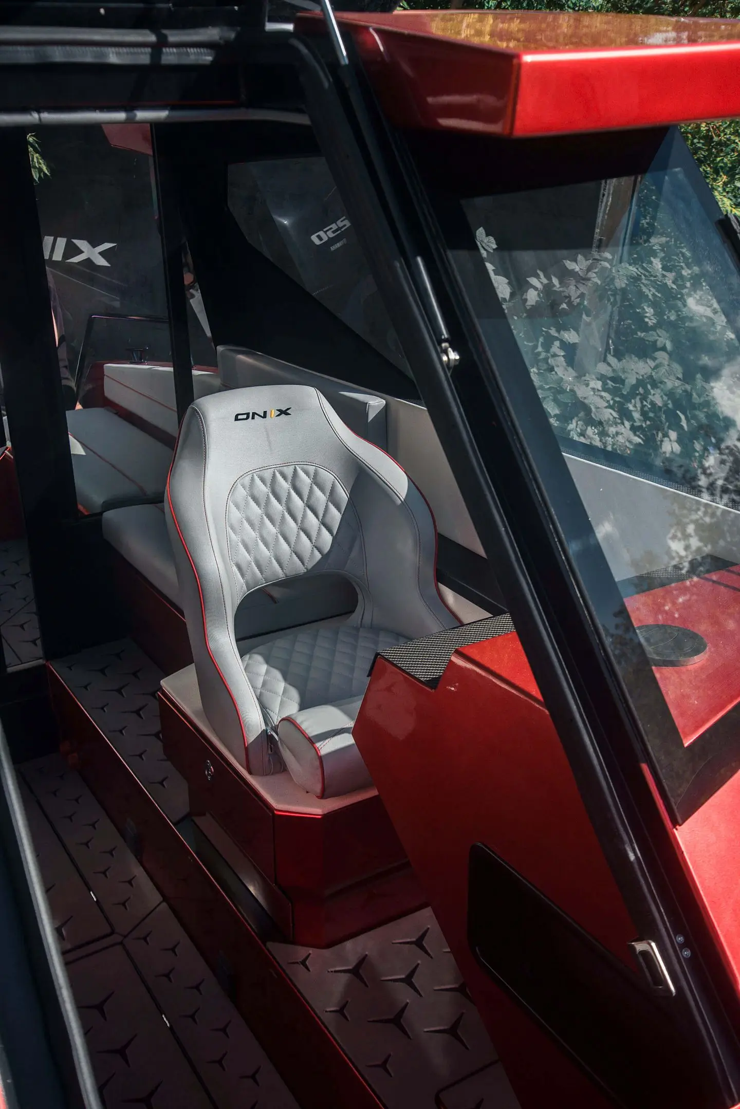 ONIX 680 Cabin — интерьер