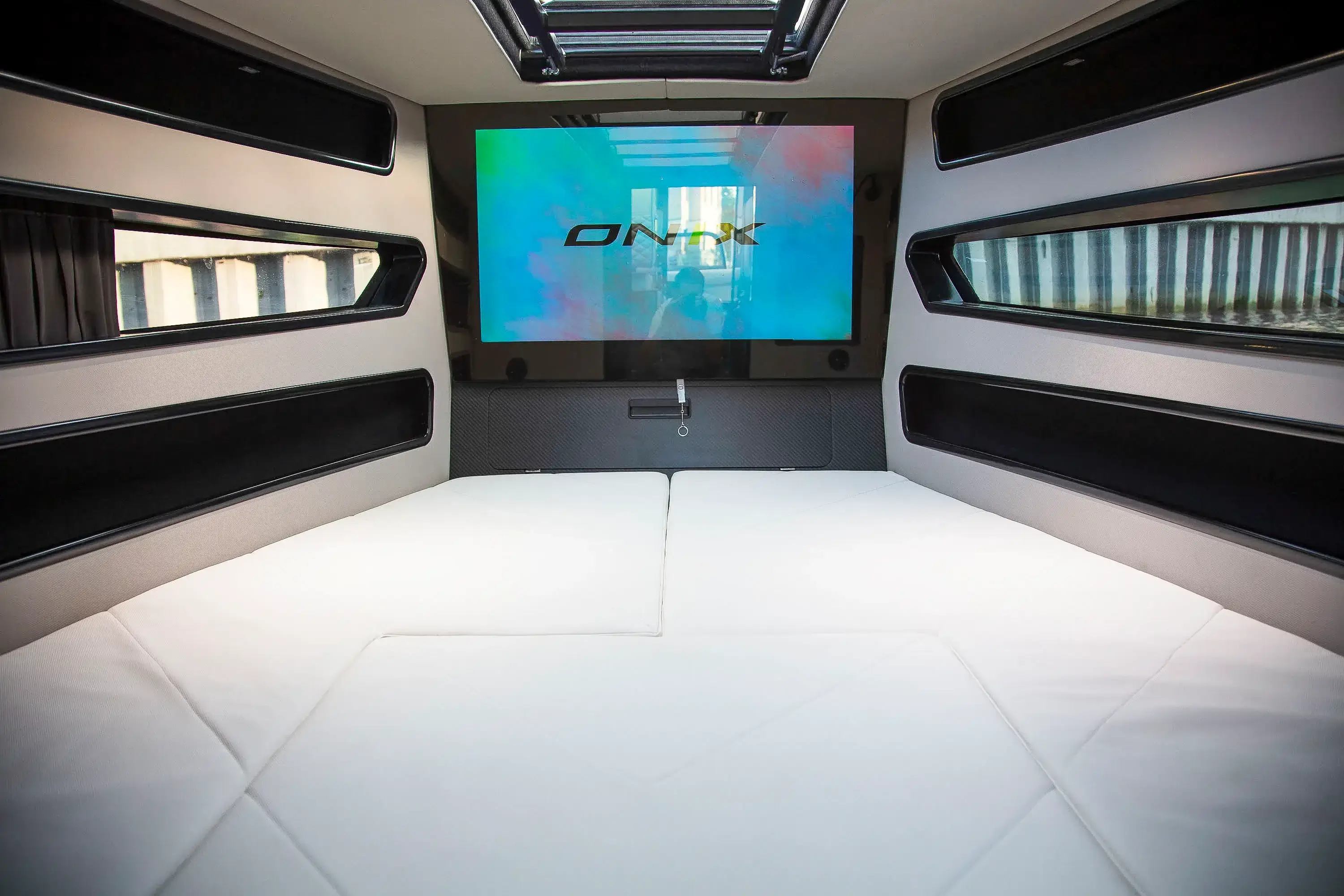 ONIX 850 Cruiser — интерьер
