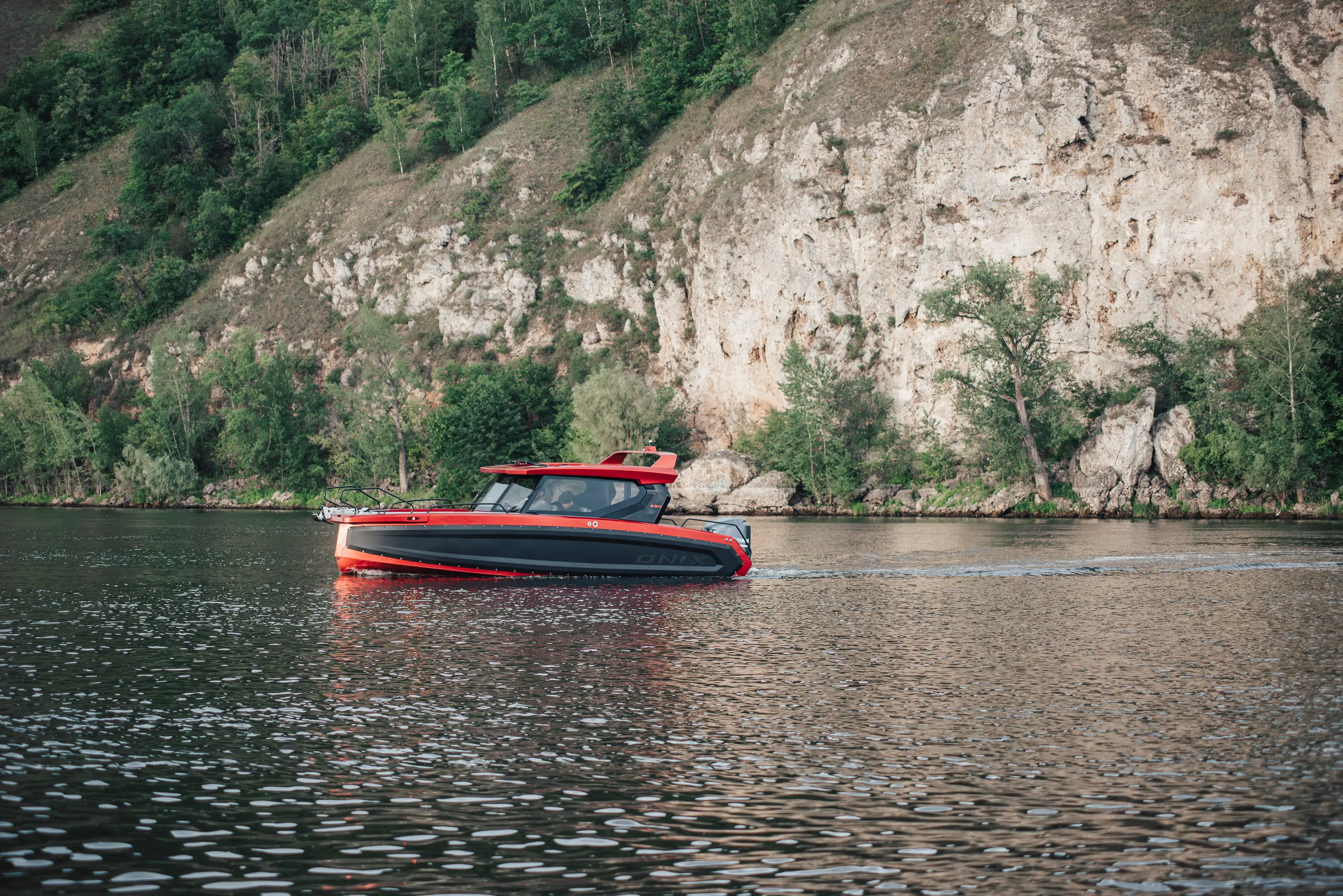 ONIX 680 Кабинный — фото 2