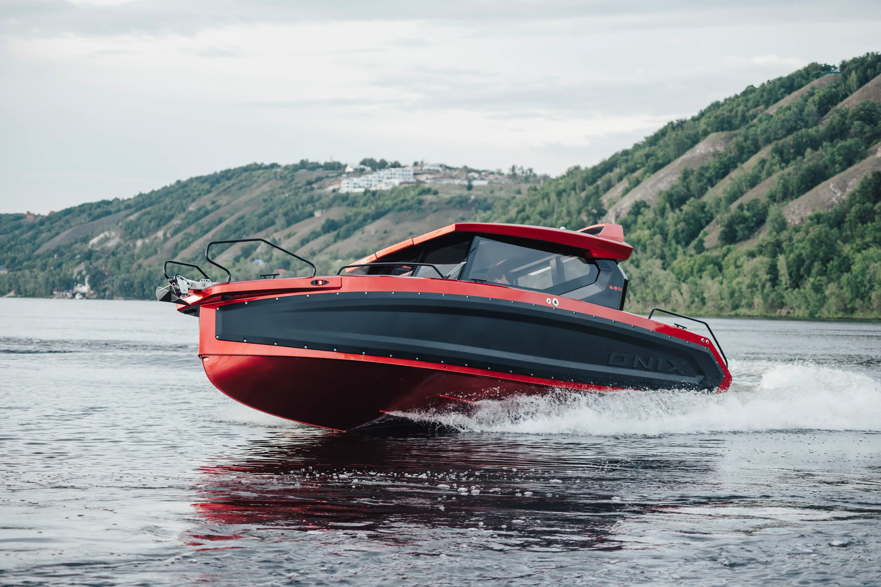 ONIX 680 Кабинный — фото 6