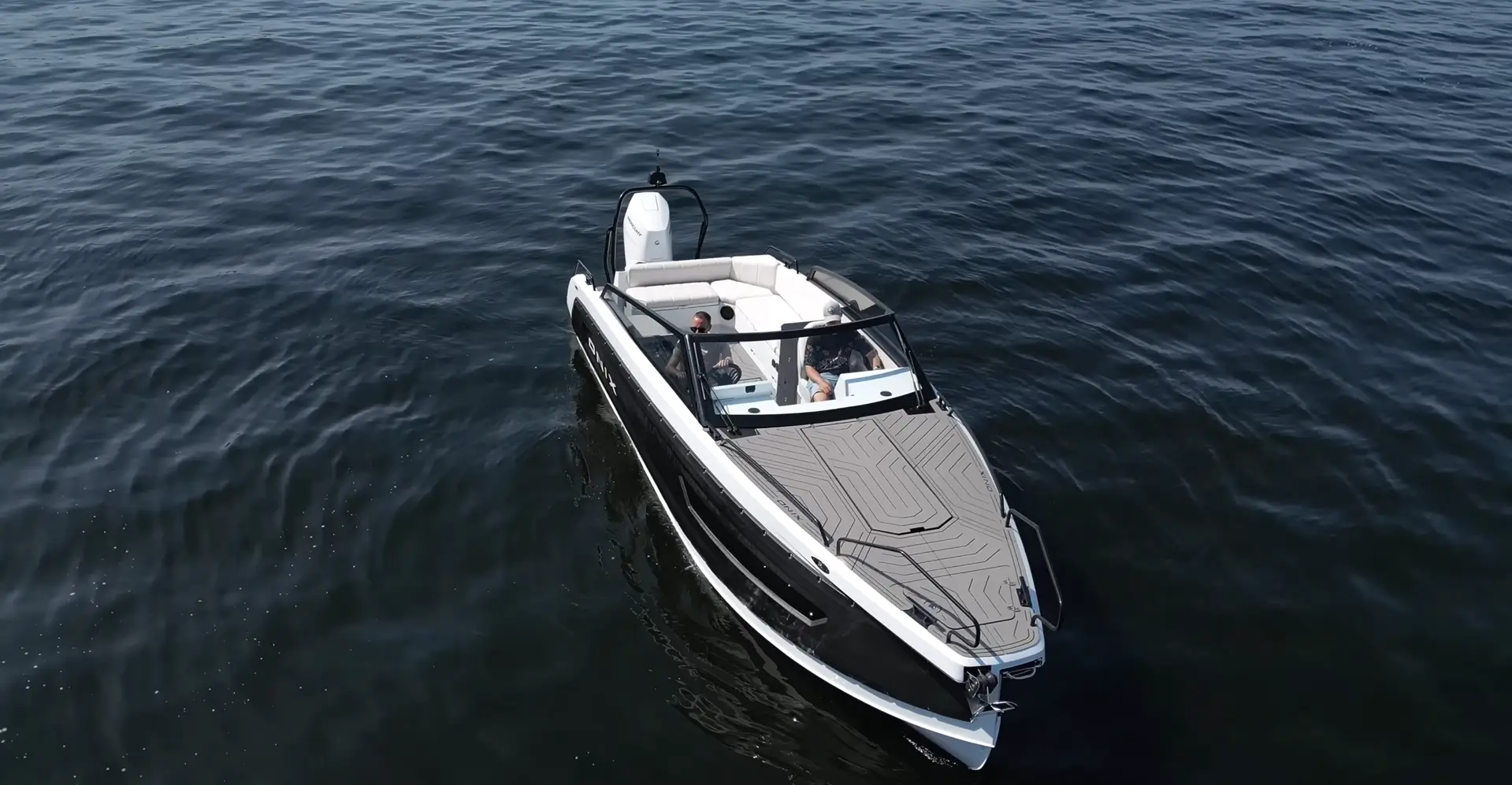 ONIX 850 Day Cruiser