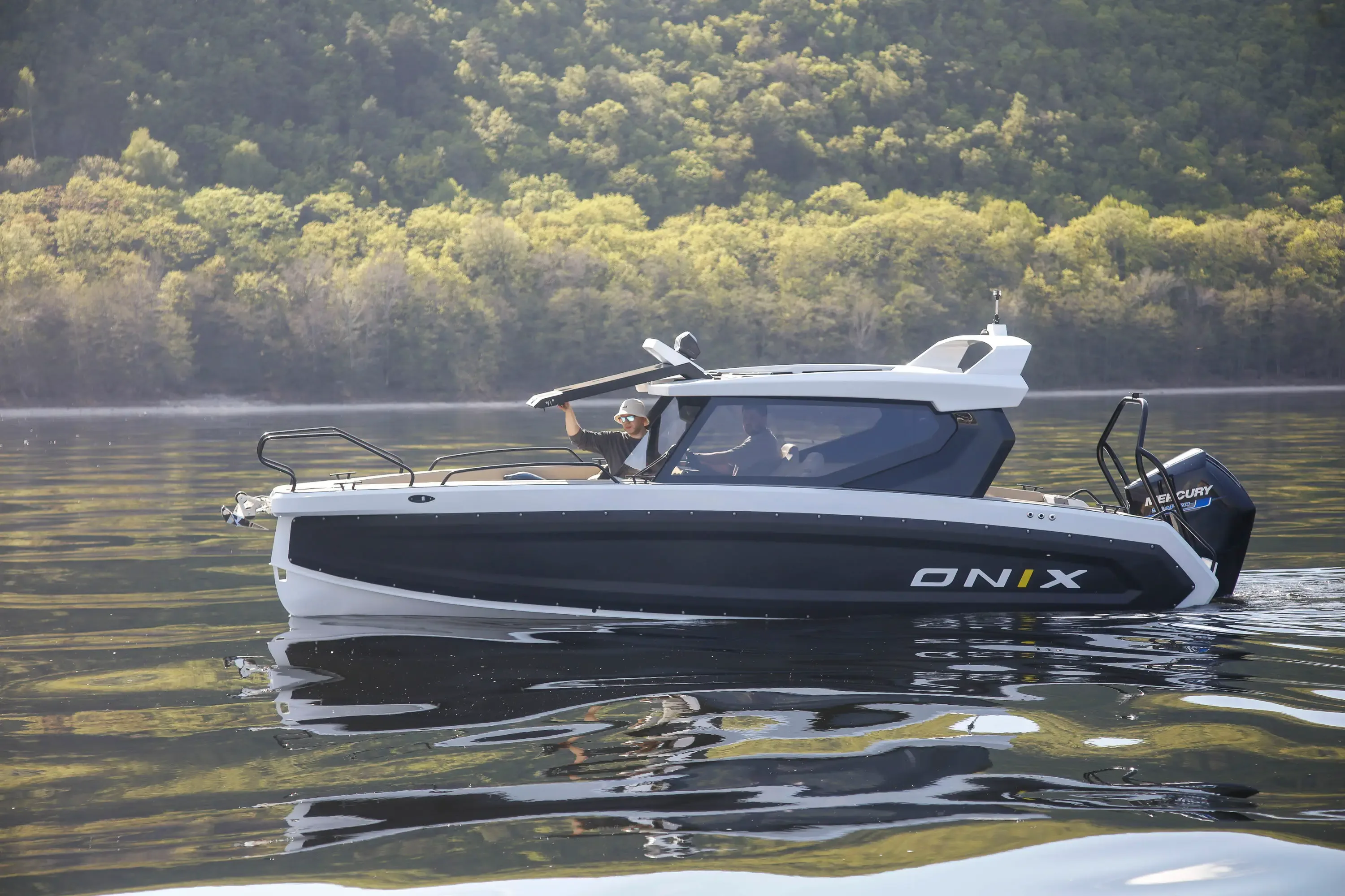 ONIX 680 Кабинный