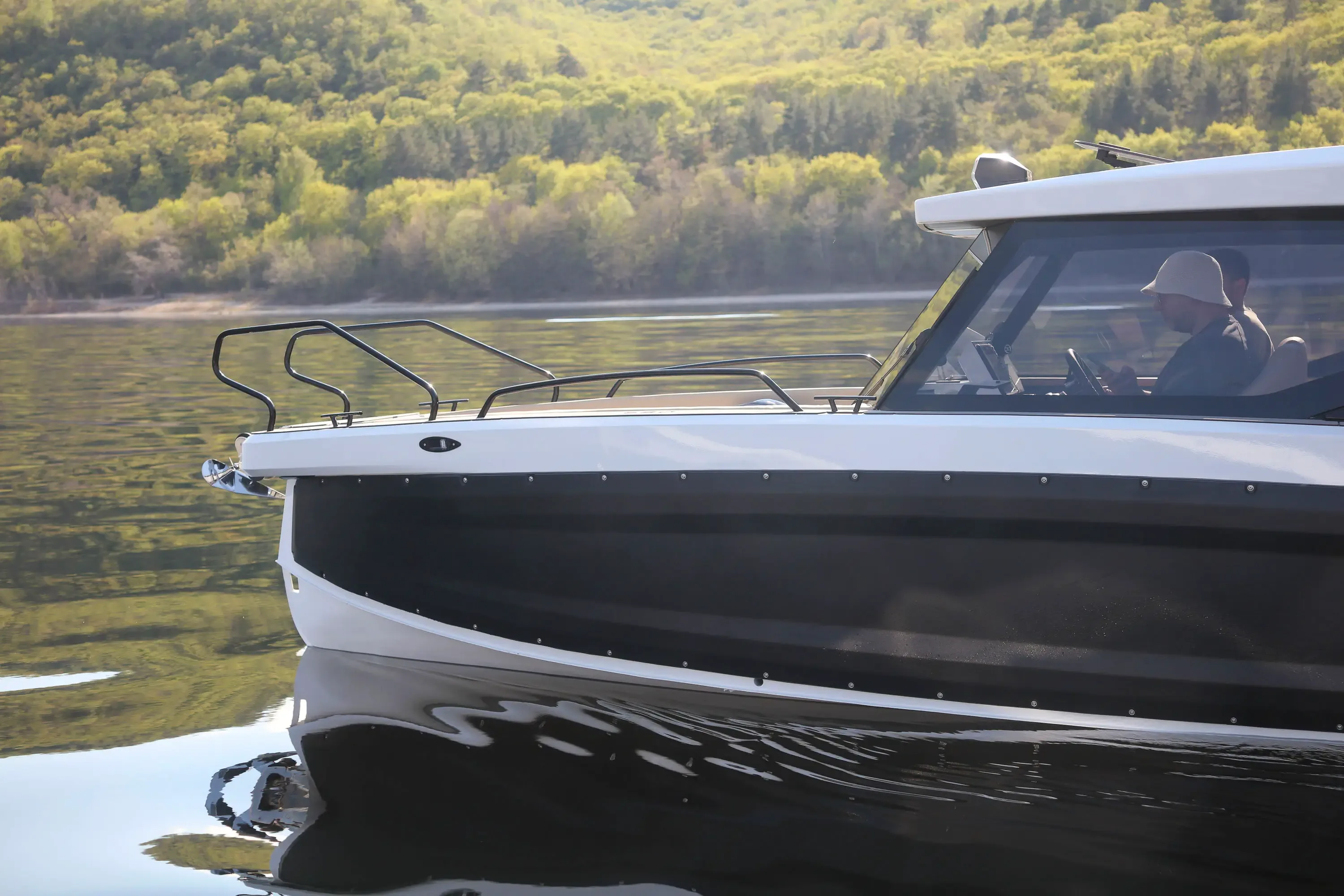 ONIX 680 Кабинный