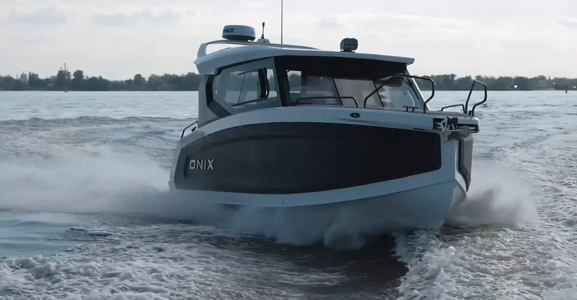 ONIX 850 Кабинный