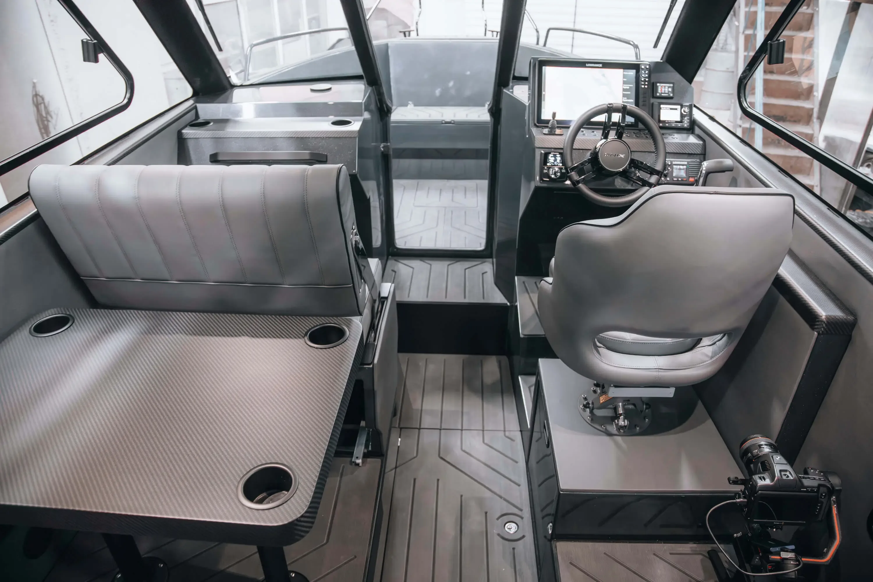 ONIX 850 Cross — Носовая каюта