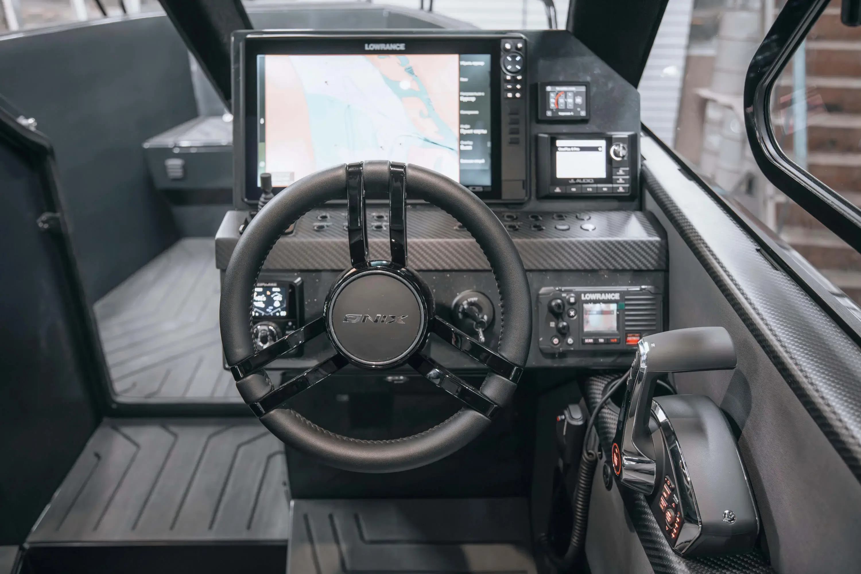 ONIX 850 Cross — Рулевой пост