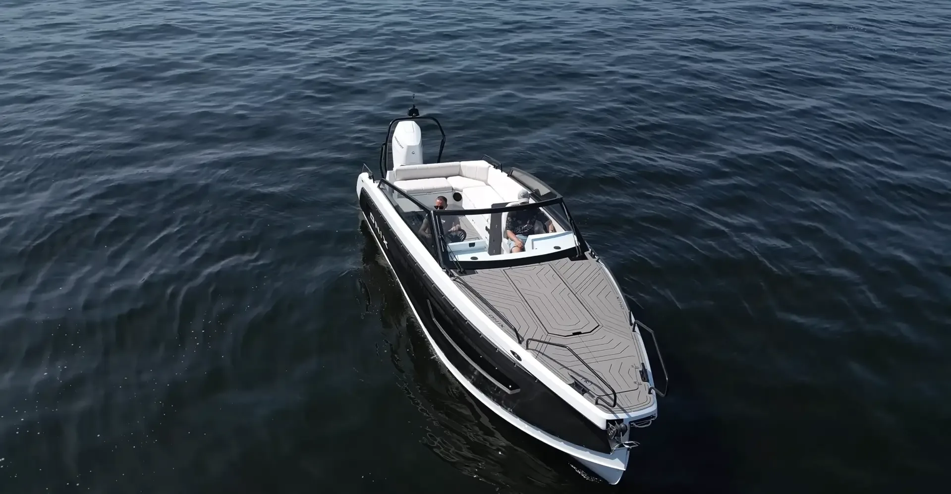 ONIX 850 Day Cruiser