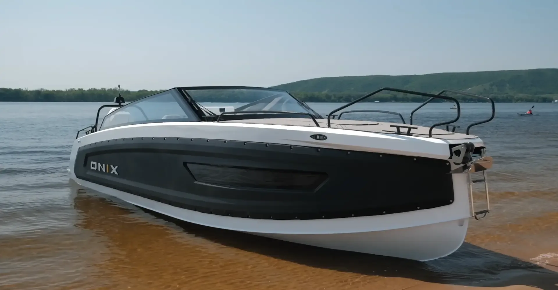 ONIX 850 Day Cruiser