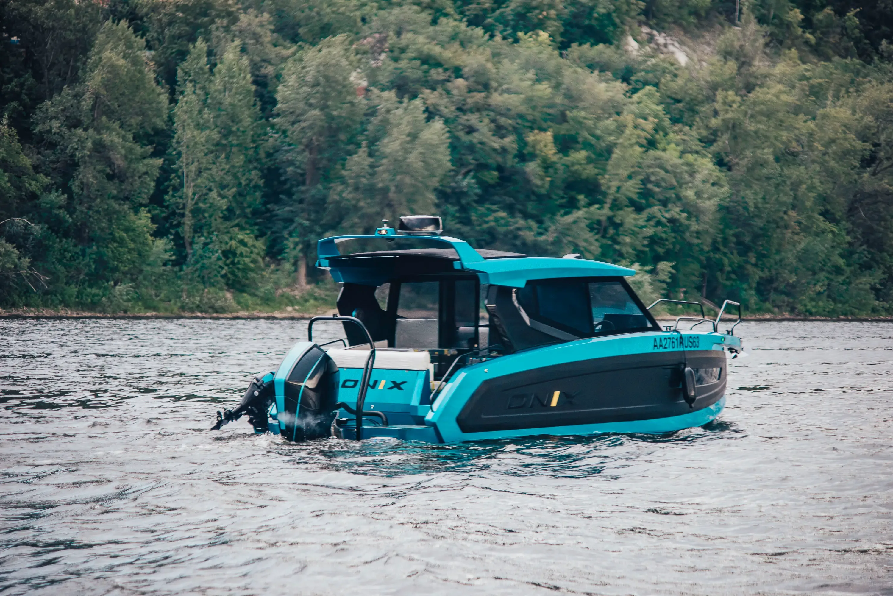 ONIX 850 Cruiser — вид три четверти